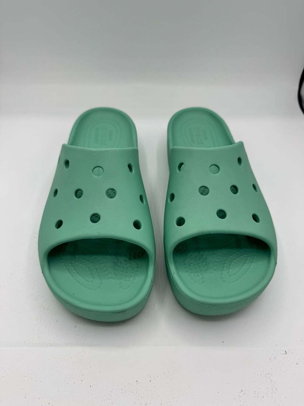 Crocs Classic Platform Slide Size W9 Green Sandals